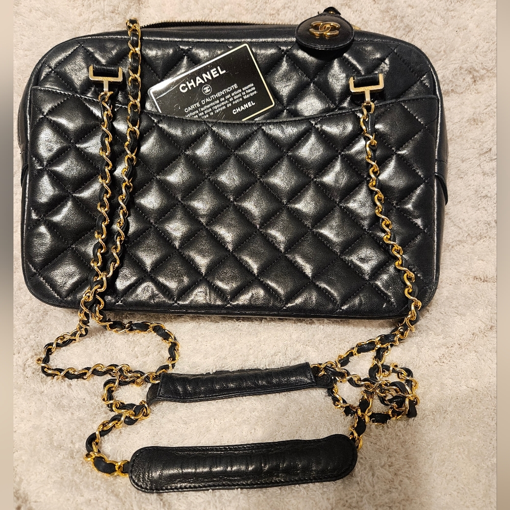 CHANEL Black / Navy Quilted Shoulder Bag with Gold-Tone Chain